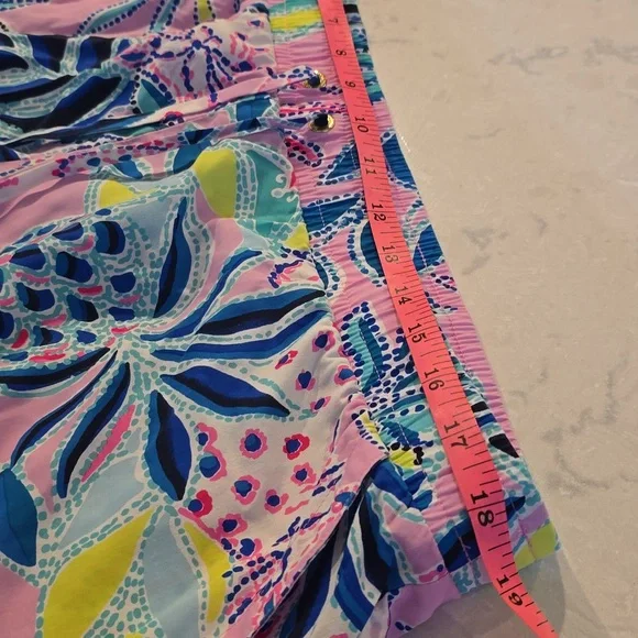 Lilly Pulitzer "Katia" Shorts — Once Upon a Tide, Size XL - Picture 6 of 6